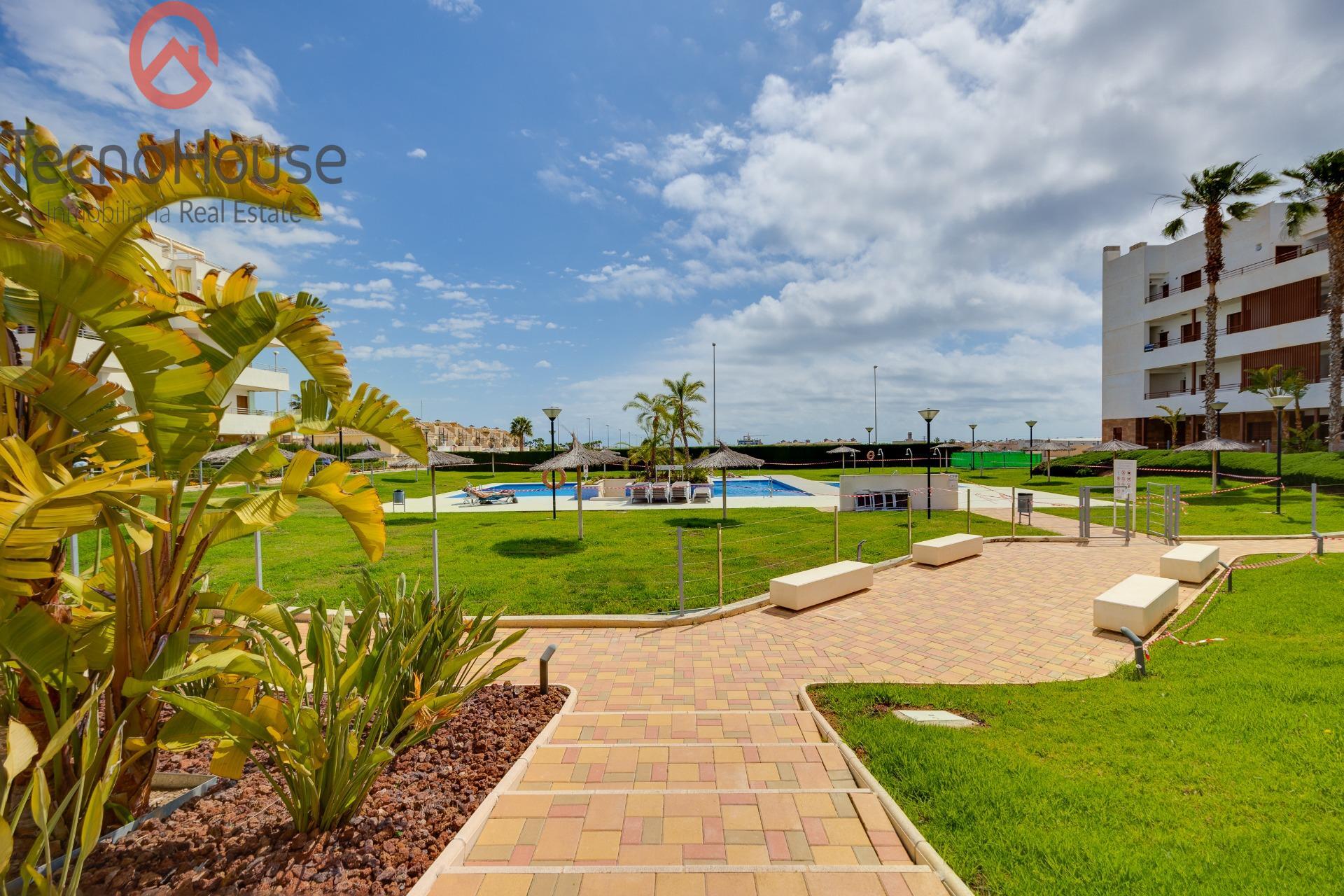 For sale - 2 Bedroom 1 Bathroom Apartment in Orihuela Costa - Lomas De Cabo Roig  - Alicante