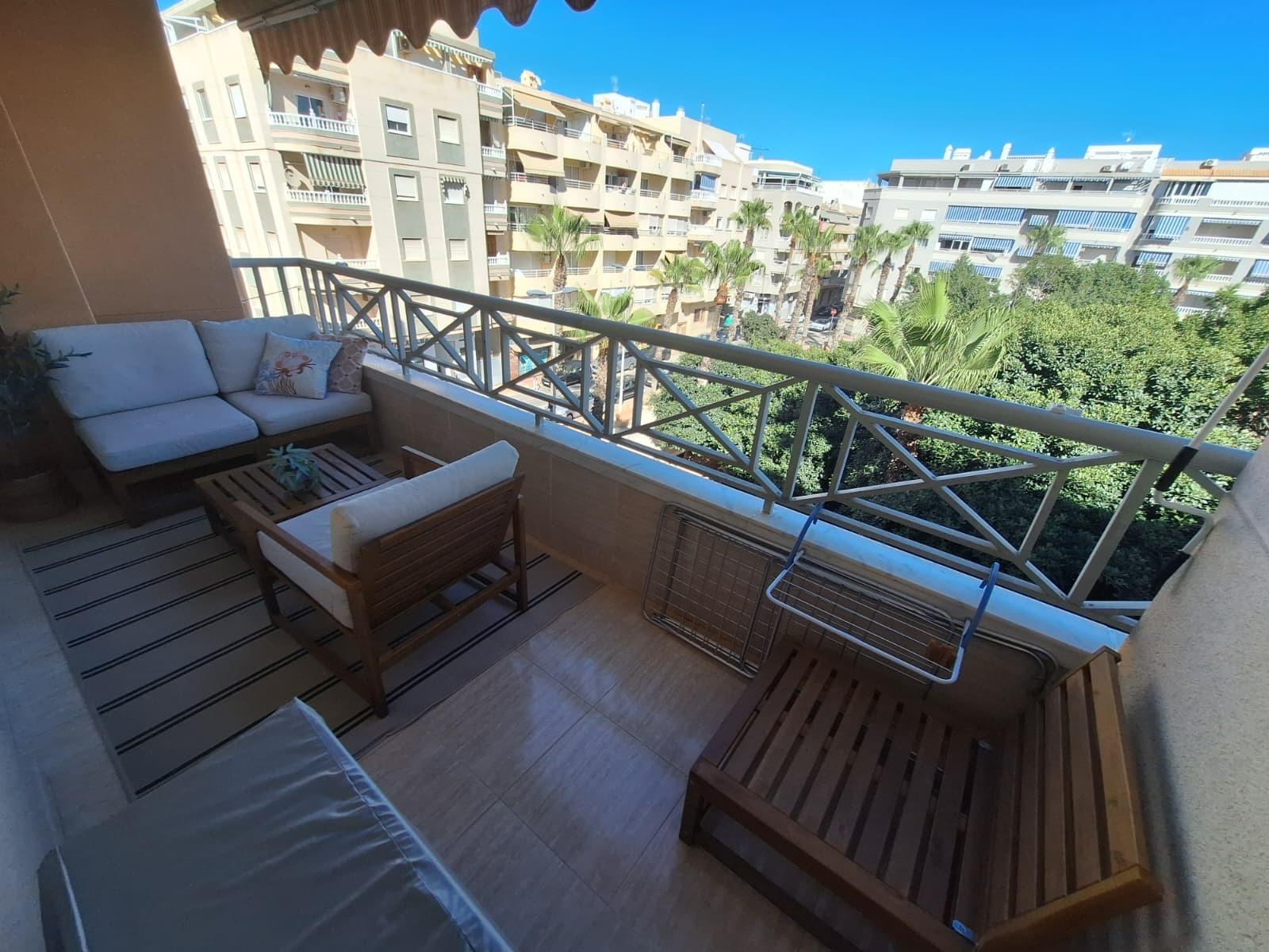 For sale - 2 Bedroom 1 Bathroom Apartment in Torrevieja - Playa Del Cura  - Alicante