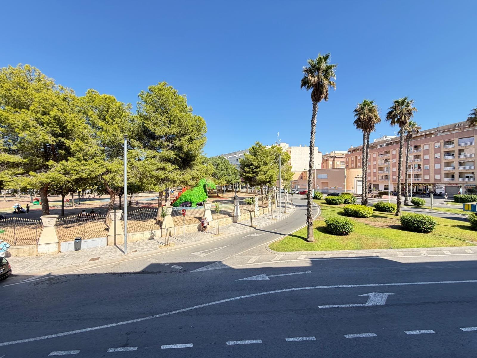 For sale - 3 Bedroom 2 Bathroom Apartment in Torrevieja - PARQUE DE LAS NACIONES  - Alicante