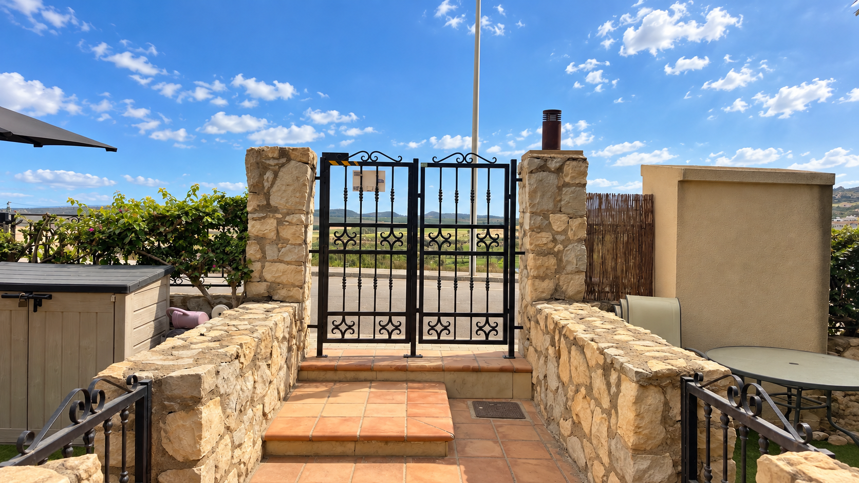 For sale - 2 Bedroom 2 Bathroom Town House in La Finca Golf Resort - Inland  - Alicante
