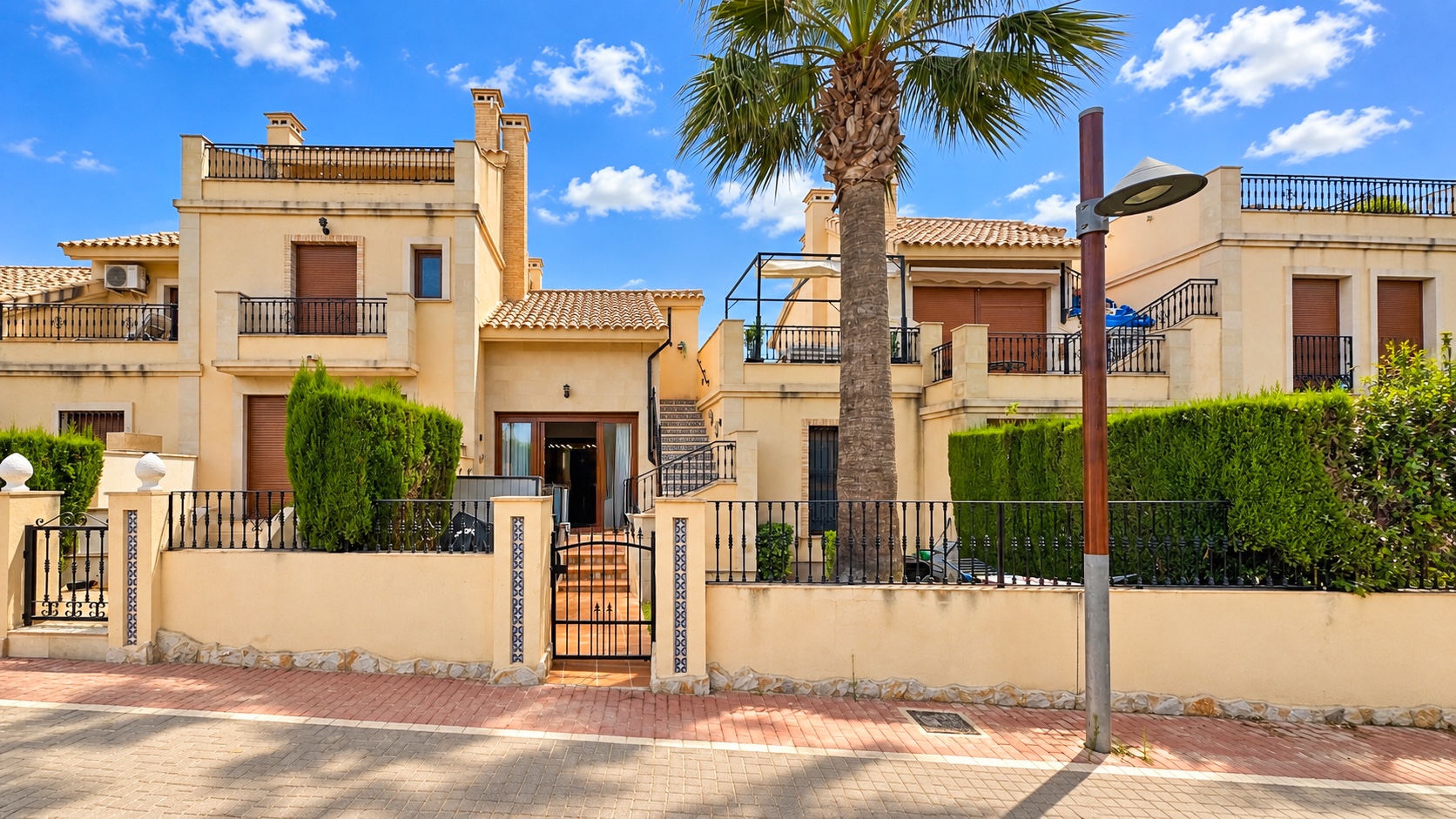For sale - 2 Bedroom 2 Bathroom Town House in La Finca Golf Resort - Inland  - Alicante
