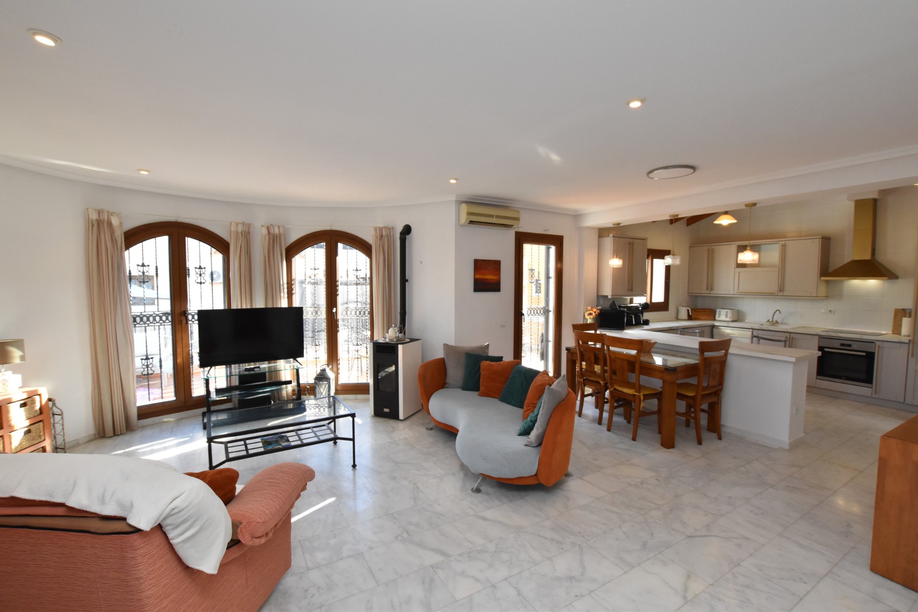 For sale - 3 Bedroom 2 Bathroom Villa in Algorfa - Inland  - Alicante
