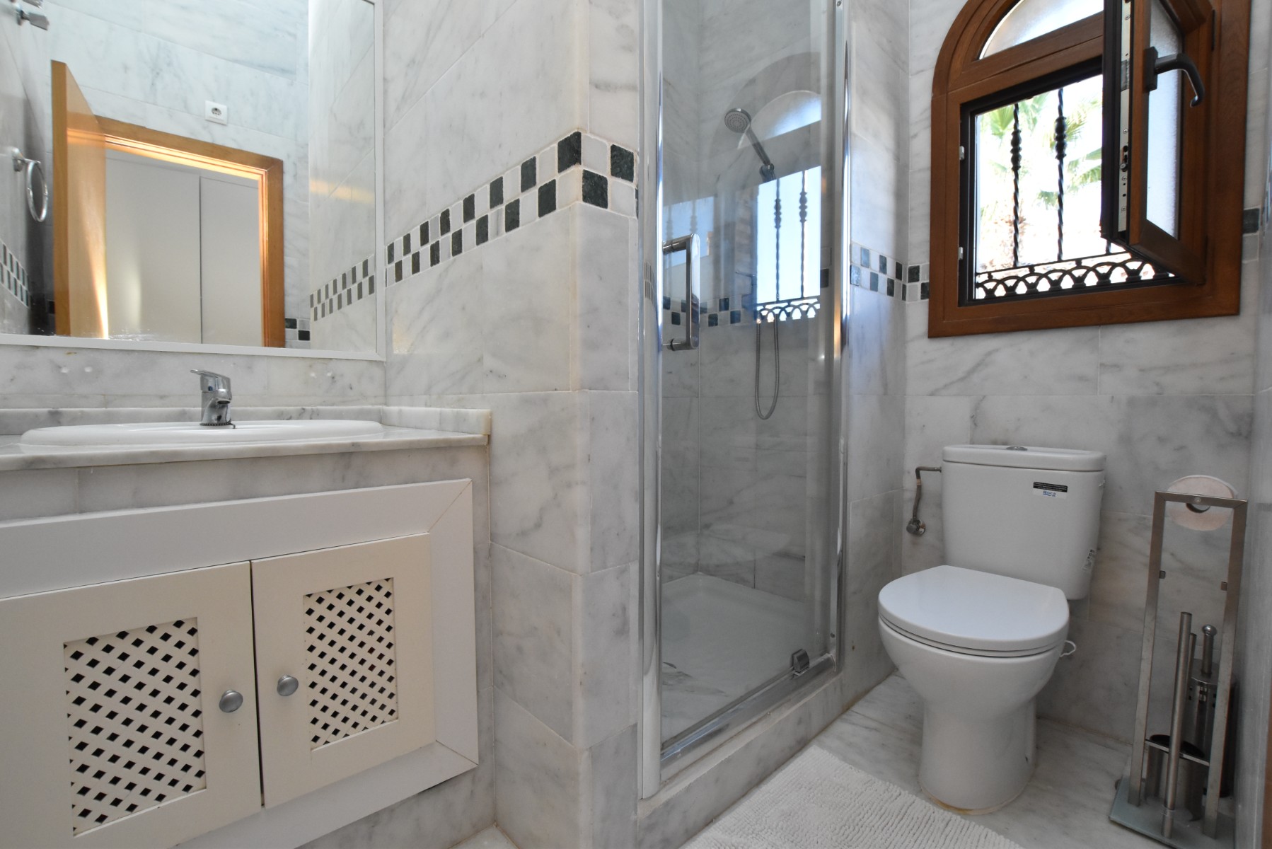 For sale - 3 Bedroom 2 Bathroom Villa in Algorfa - Inland  - Alicante
