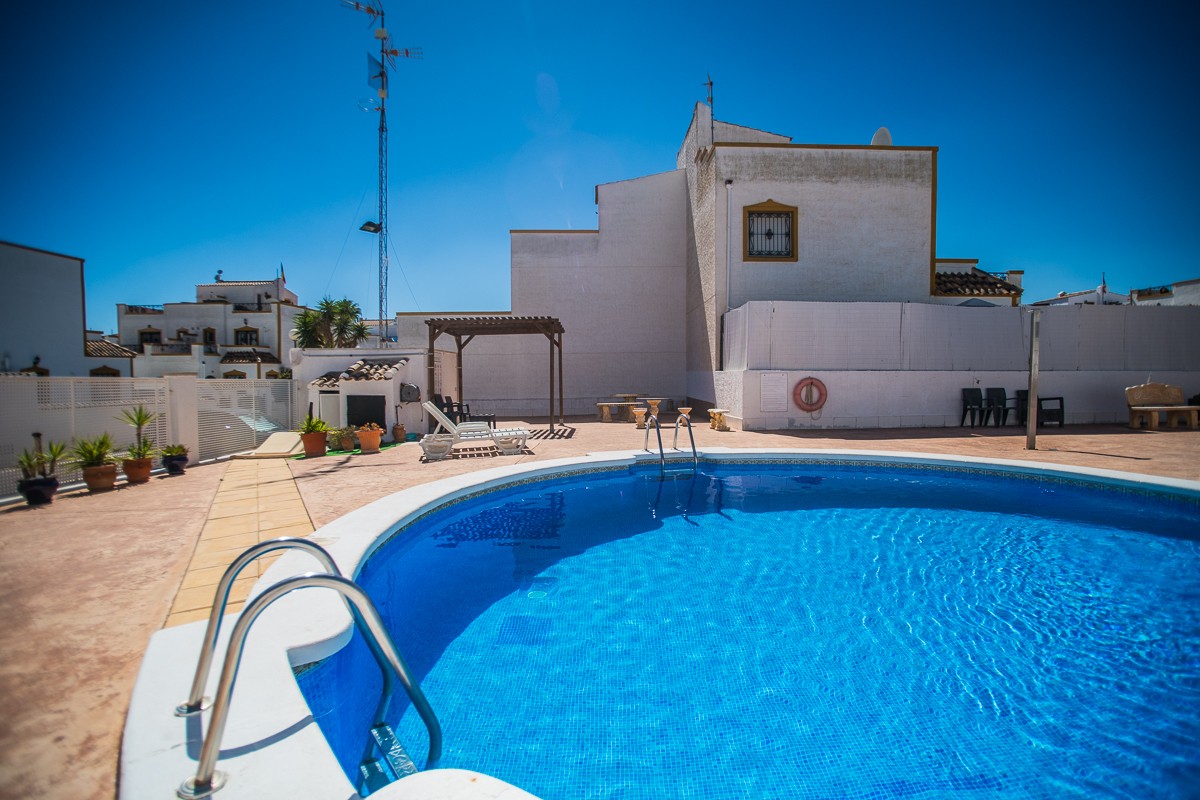 For sale - 3 Bedroom 1 Bathroom Villa in Vistabella Golf Entre Naranjos - Inland  - Alicante