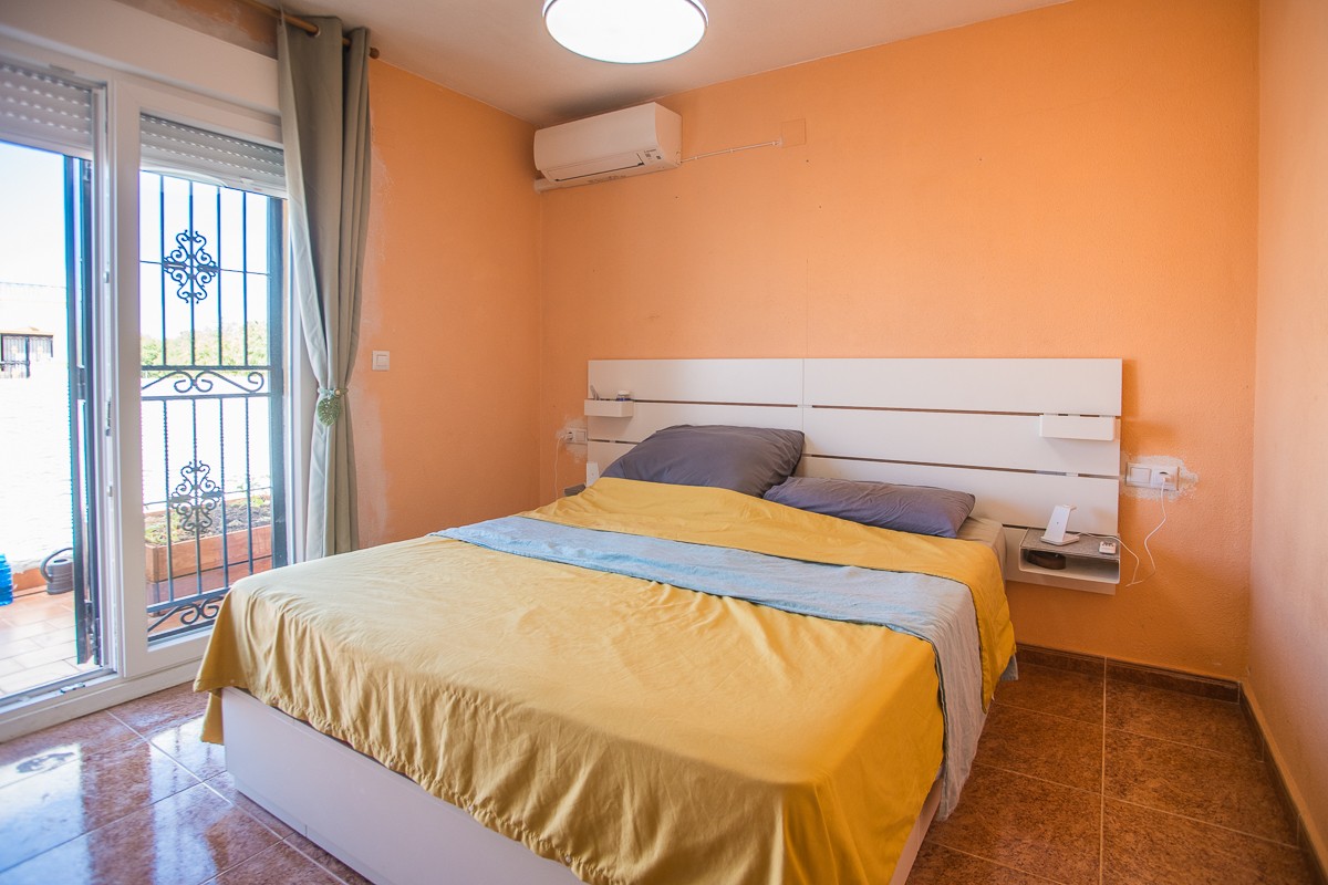 For sale - 3 Bedroom 1 Bathroom Villa in Vistabella Golf Entre Naranjos - Inland  - Alicante