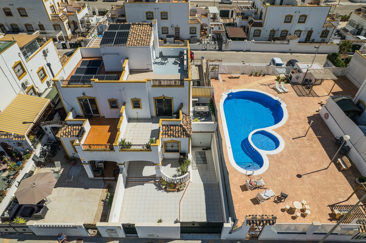 For sale - 3 Bedroom 1 Bathroom Villa in Vistabella Golf Entre Naranjos - Inland  - Alicante