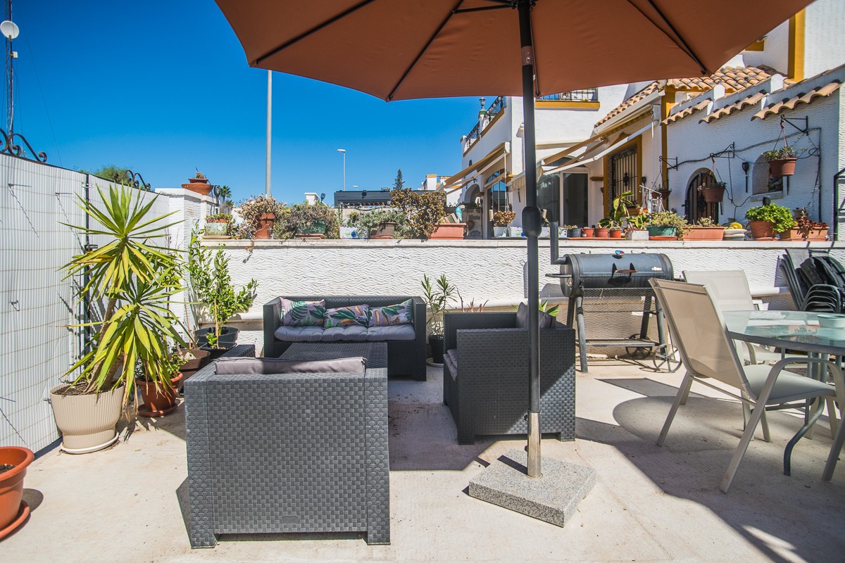 For sale - 3 Bedroom 1 Bathroom Villa in Vistabella Golf Entre Naranjos - Inland  - Alicante