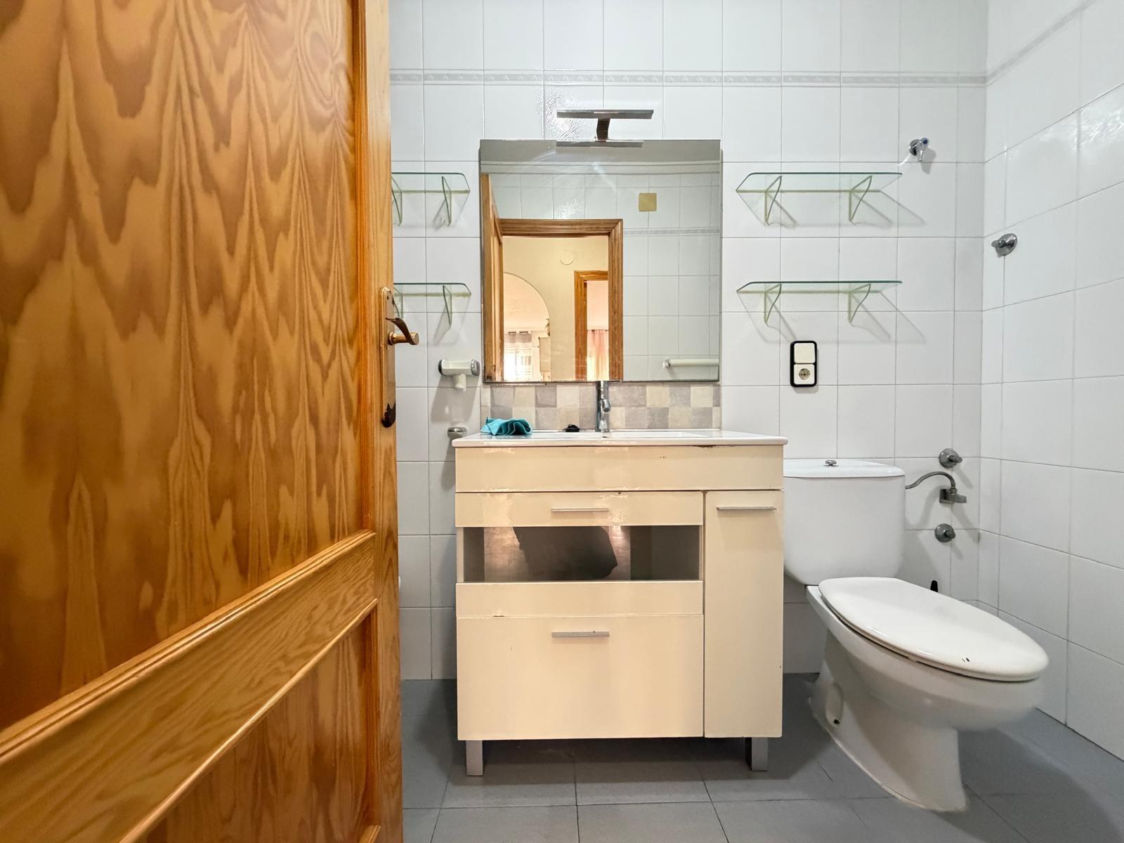 For sale - 2 Bedroom 1 Bathroom Apartment in Torrevieja - Playa Del Cura  - Alicante