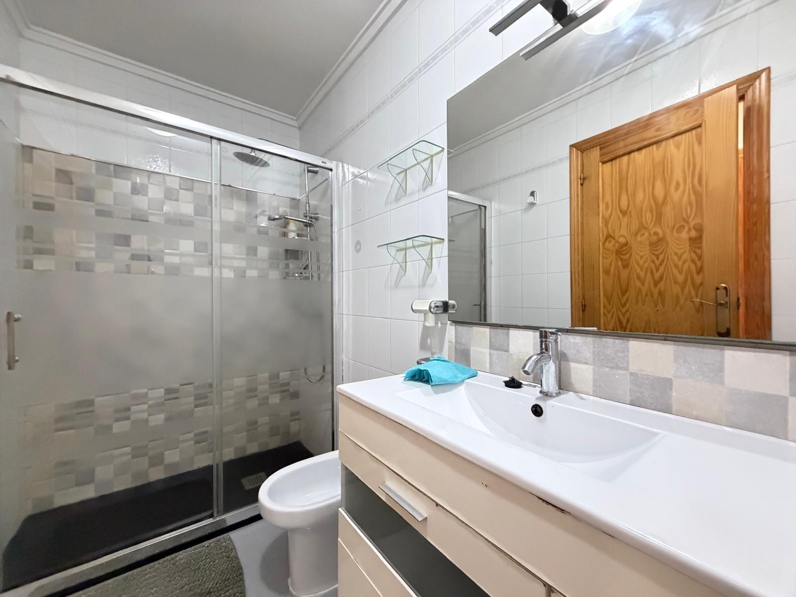 For sale - 2 Bedroom 1 Bathroom Apartment in Torrevieja - Playa Del Cura  - Alicante