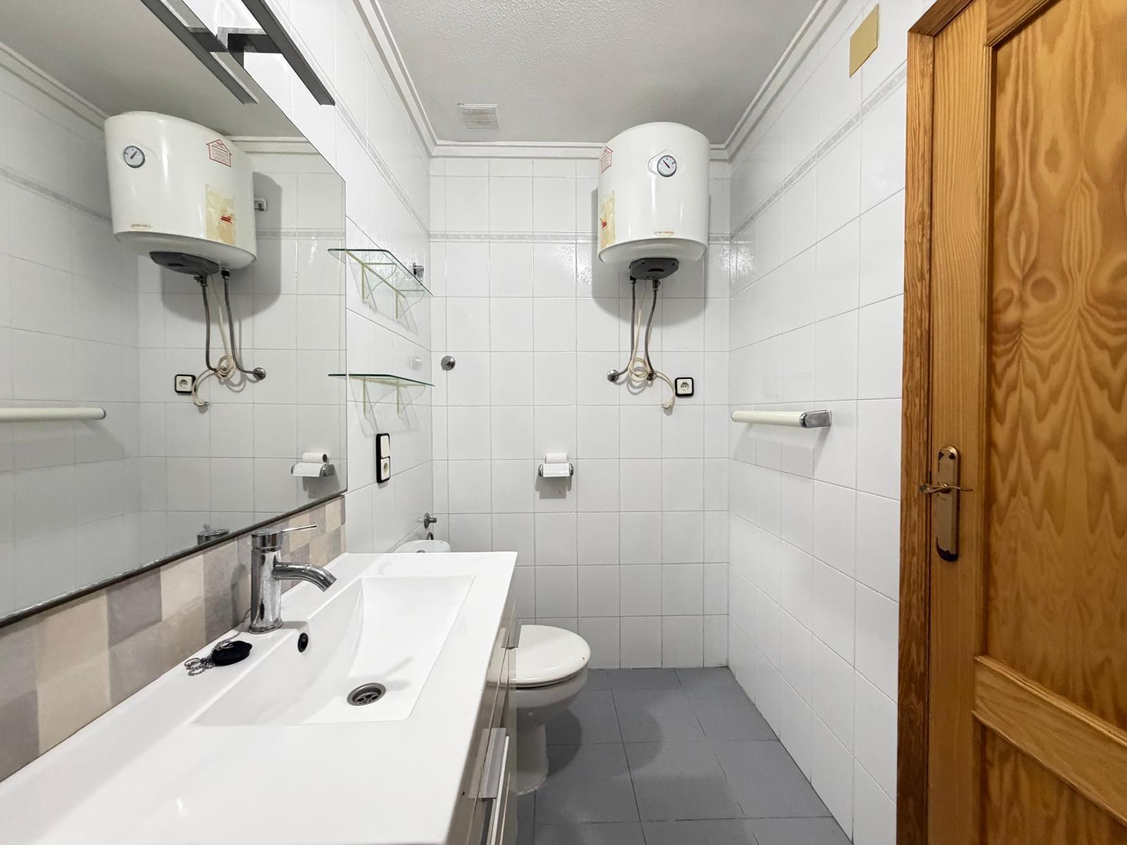 For sale - 2 Bedroom 1 Bathroom Apartment in Torrevieja - Playa Del Cura  - Alicante