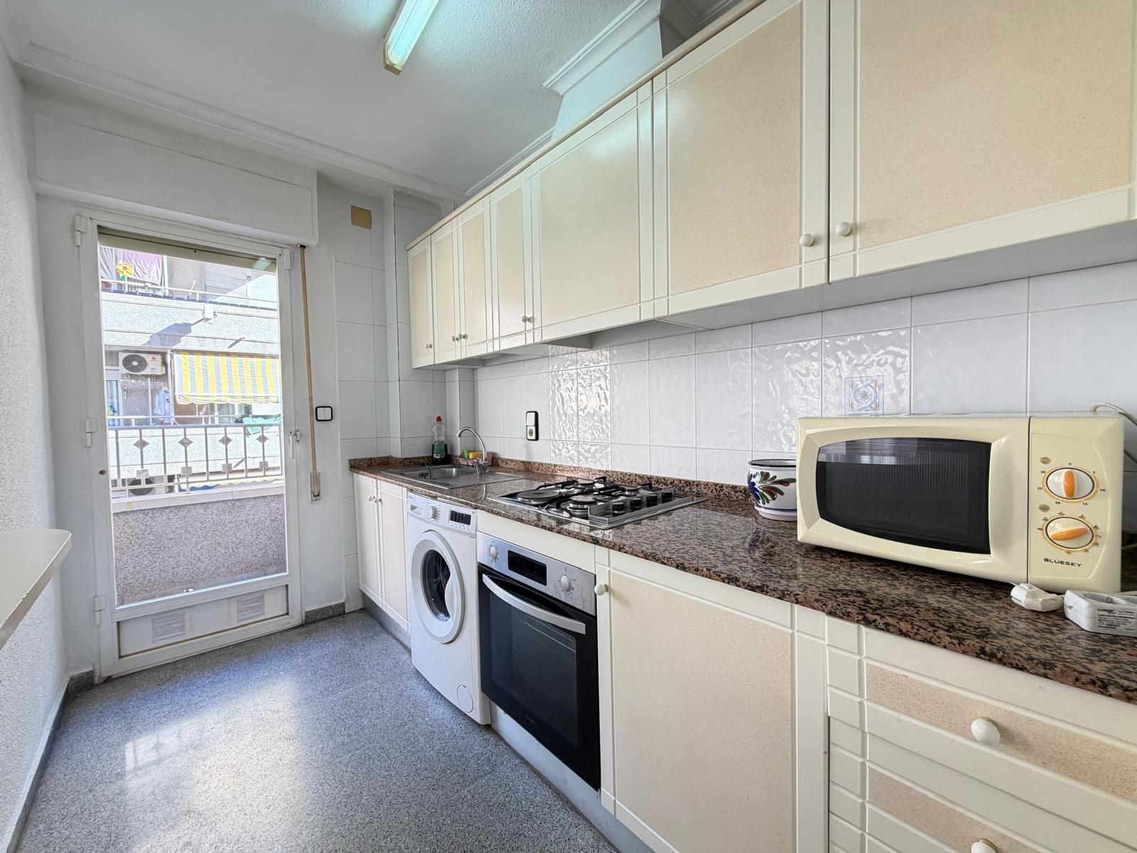 For sale - 2 Bedroom 1 Bathroom Apartment in Torrevieja - Playa Del Cura  - Alicante