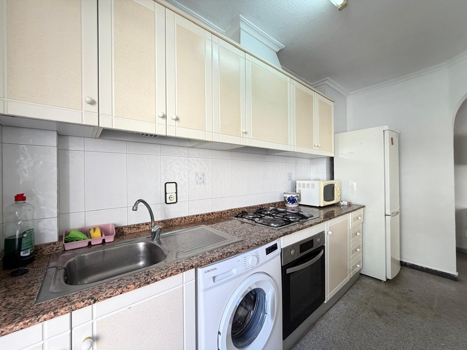 For sale - 2 Bedroom 1 Bathroom Apartment in Torrevieja - Playa Del Cura  - Alicante
