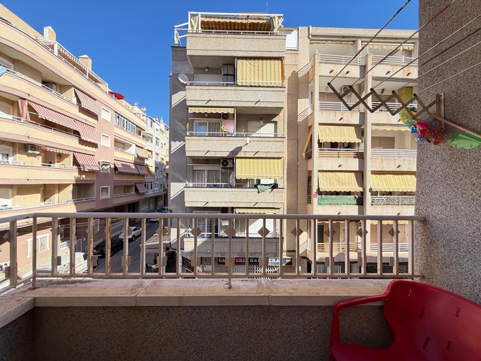 For sale - 2 Bedroom 1 Bathroom Apartment in Torrevieja - Playa Del Cura  - Alicante