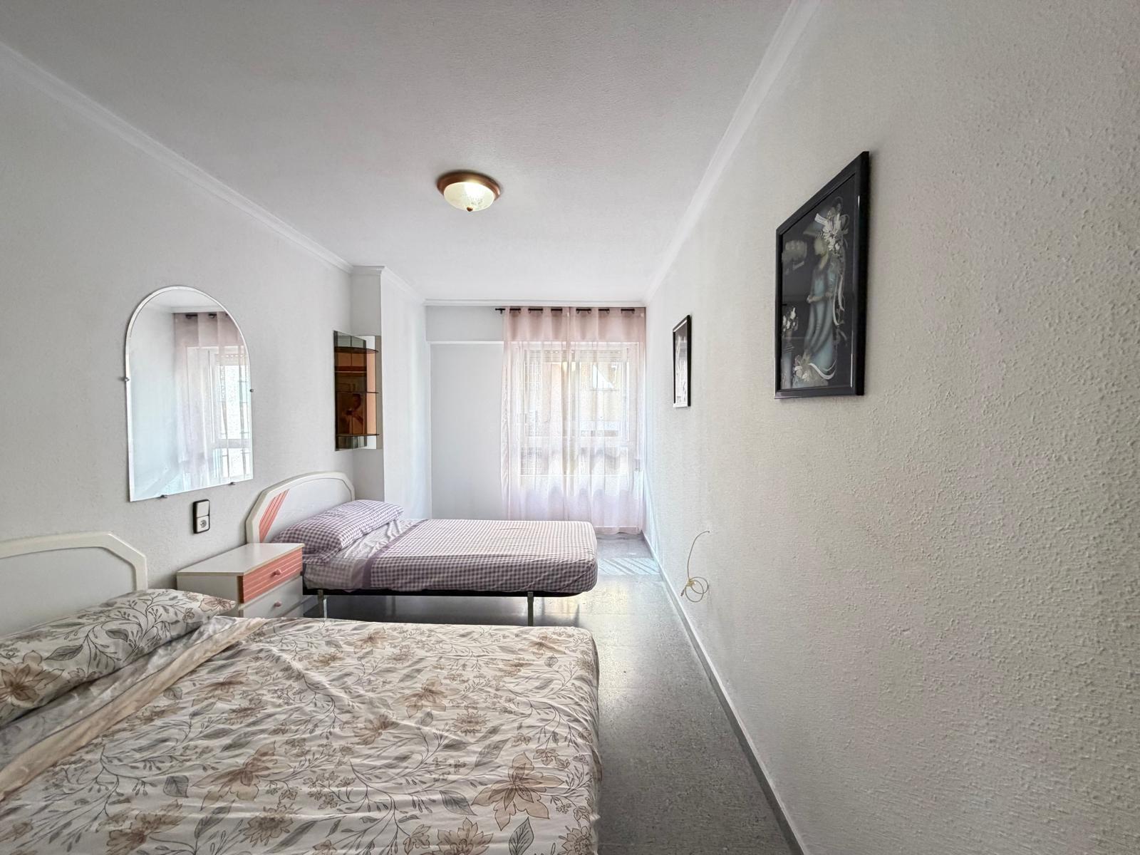 For sale - 2 Bedroom 1 Bathroom Apartment in Torrevieja - Playa Del Cura  - Alicante