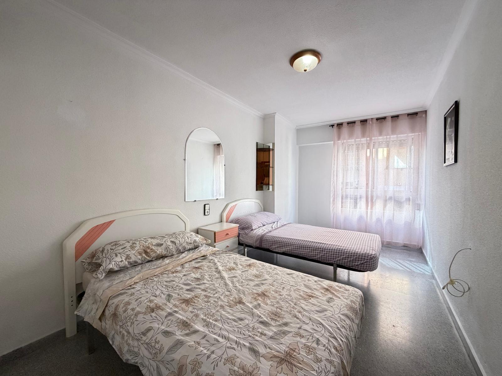 For sale - 2 Bedroom 1 Bathroom Apartment in Torrevieja - Playa Del Cura  - Alicante
