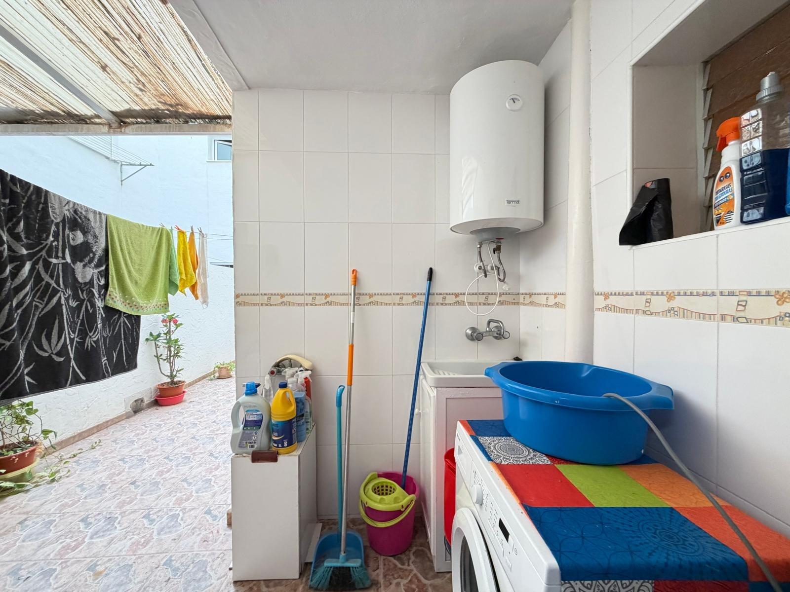 For sale - 3 Bedroom 2 Bathroom Apartment in Torrevieja - Las Piscinas Naturales  - Alicante