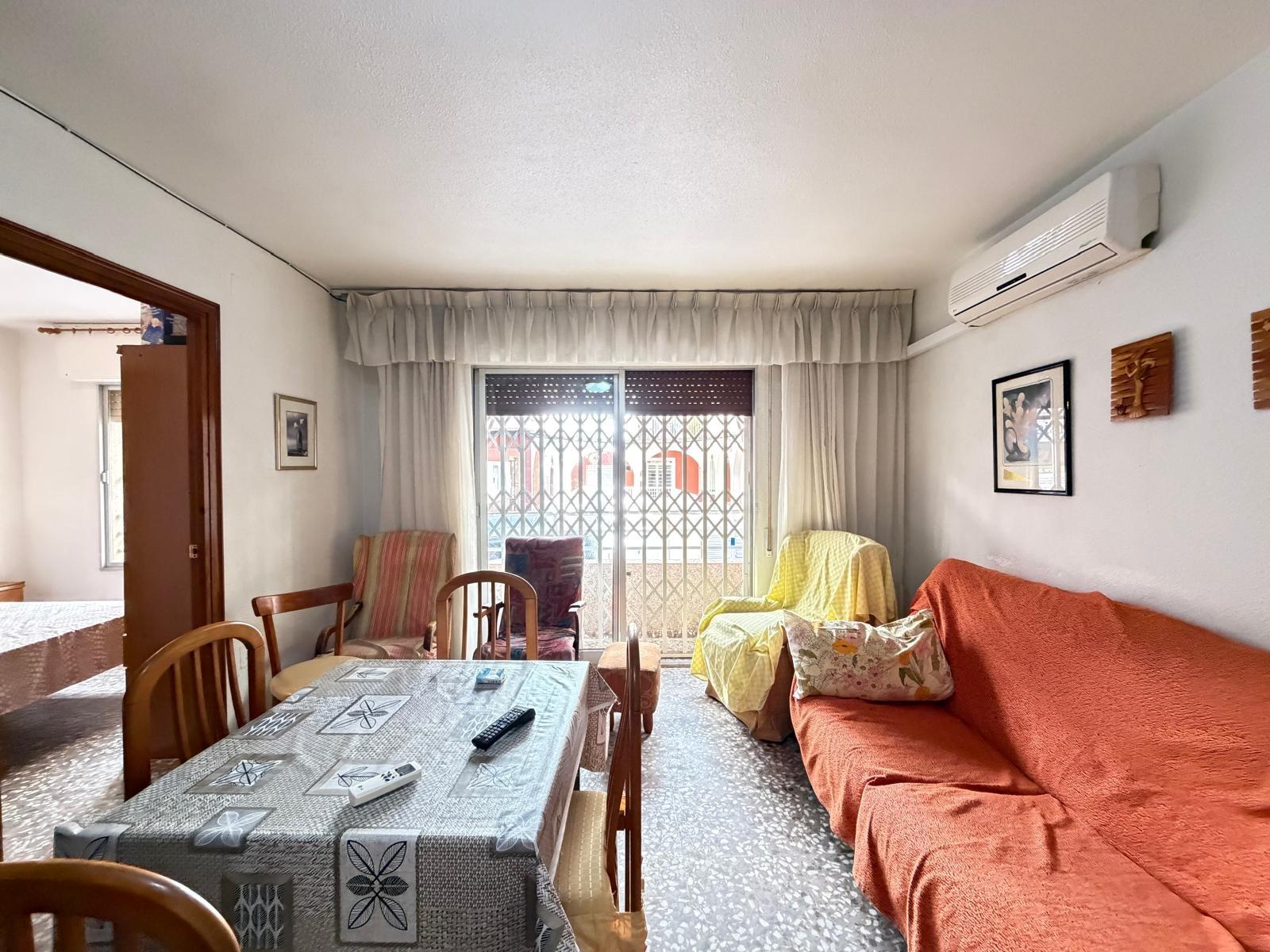 For sale - 3 Bedroom 2 Bathroom Apartment in Torrevieja - Las Piscinas Naturales  - Alicante