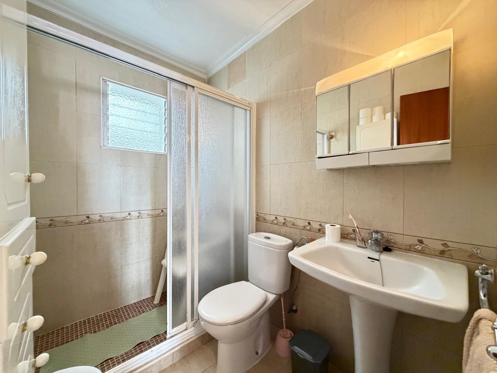For sale - 3 Bedroom 2 Bathroom Apartment in Torrevieja - Las Piscinas Naturales  - Alicante