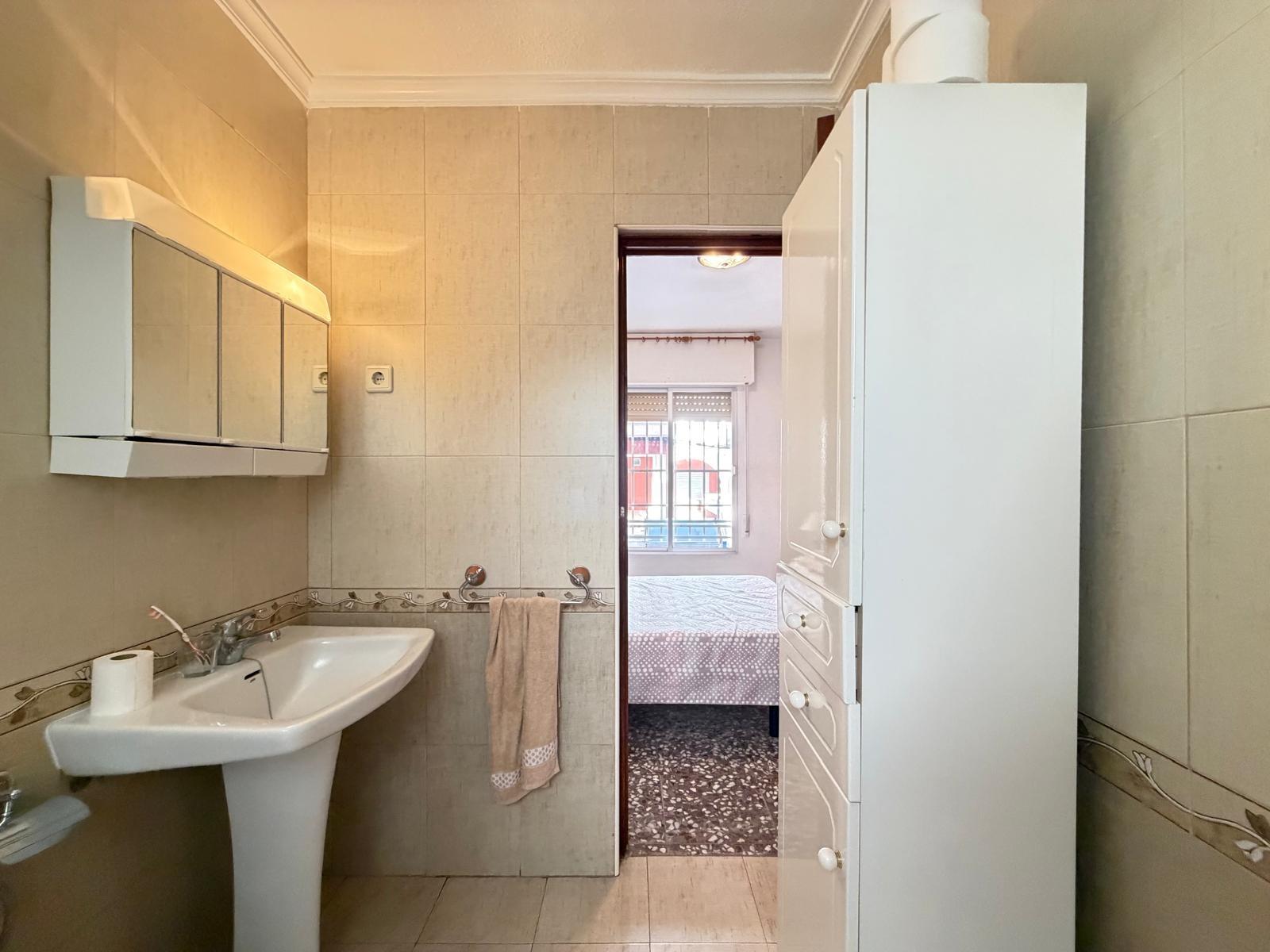 For sale - 3 Bedroom 2 Bathroom Apartment in Torrevieja - Las Piscinas Naturales  - Alicante