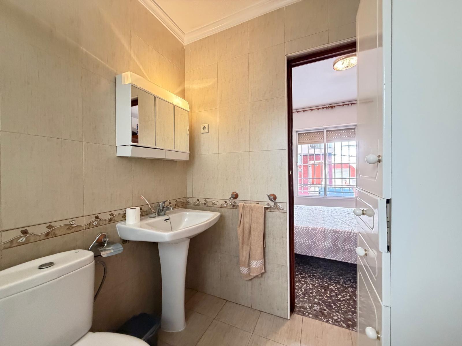 For sale - 3 Bedroom 2 Bathroom Apartment in Torrevieja - Las Piscinas Naturales  - Alicante