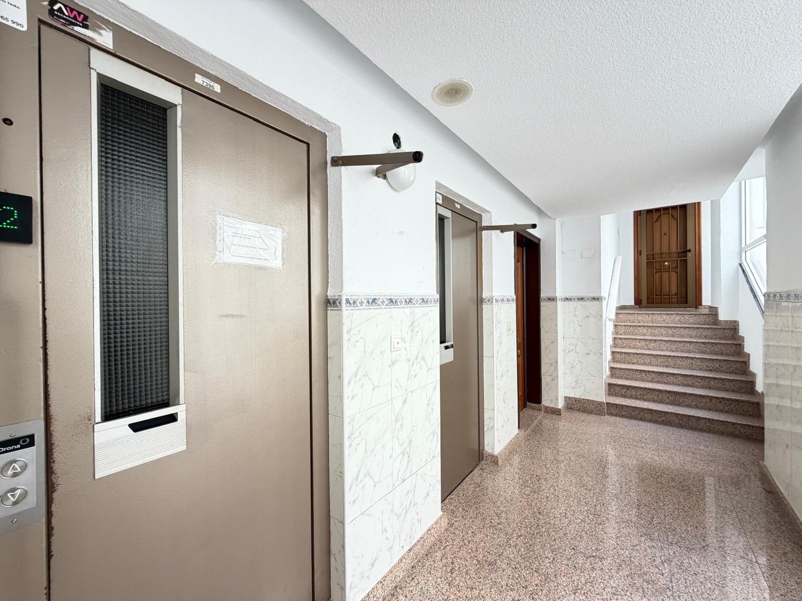 For sale - 3 Bedroom 2 Bathroom Apartment in Torrevieja - Las Piscinas Naturales  - Alicante