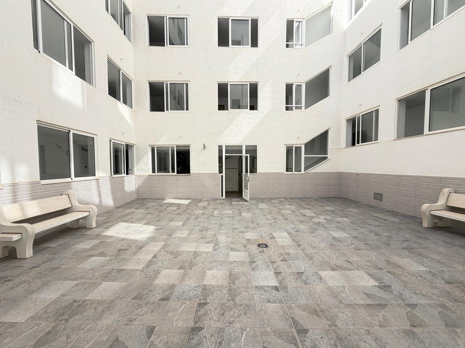 For sale - 3 Bedroom 2 Bathroom Apartment in Torrevieja - Las Piscinas Naturales  - Alicante