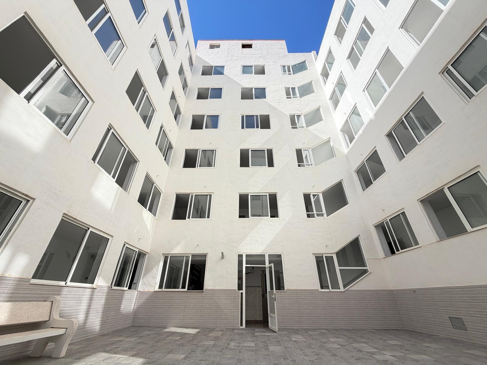 For sale - 3 Bedroom 2 Bathroom Apartment in Torrevieja - Las Piscinas Naturales  - Alicante