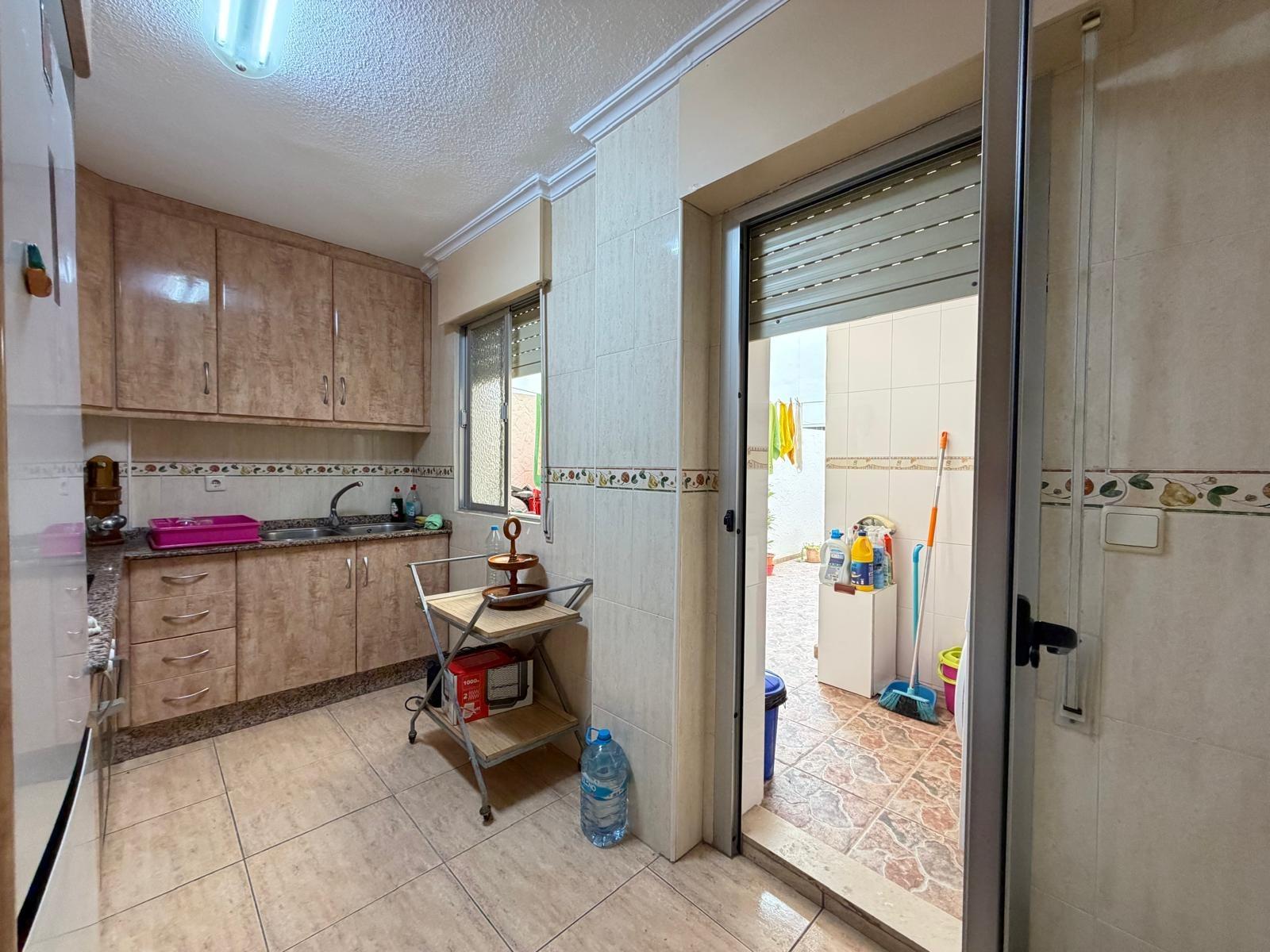 For sale - 3 Bedroom 2 Bathroom Apartment in Torrevieja - Las Piscinas Naturales  - Alicante