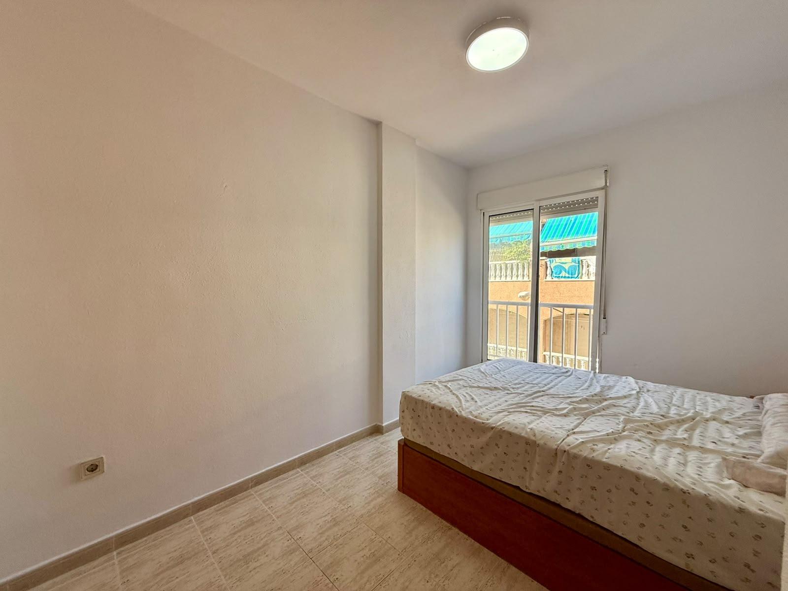 For sale - 2 Bedroom 1 Bathroom Apartment in Torrevieja - Playa De Los Locos  - Alicante