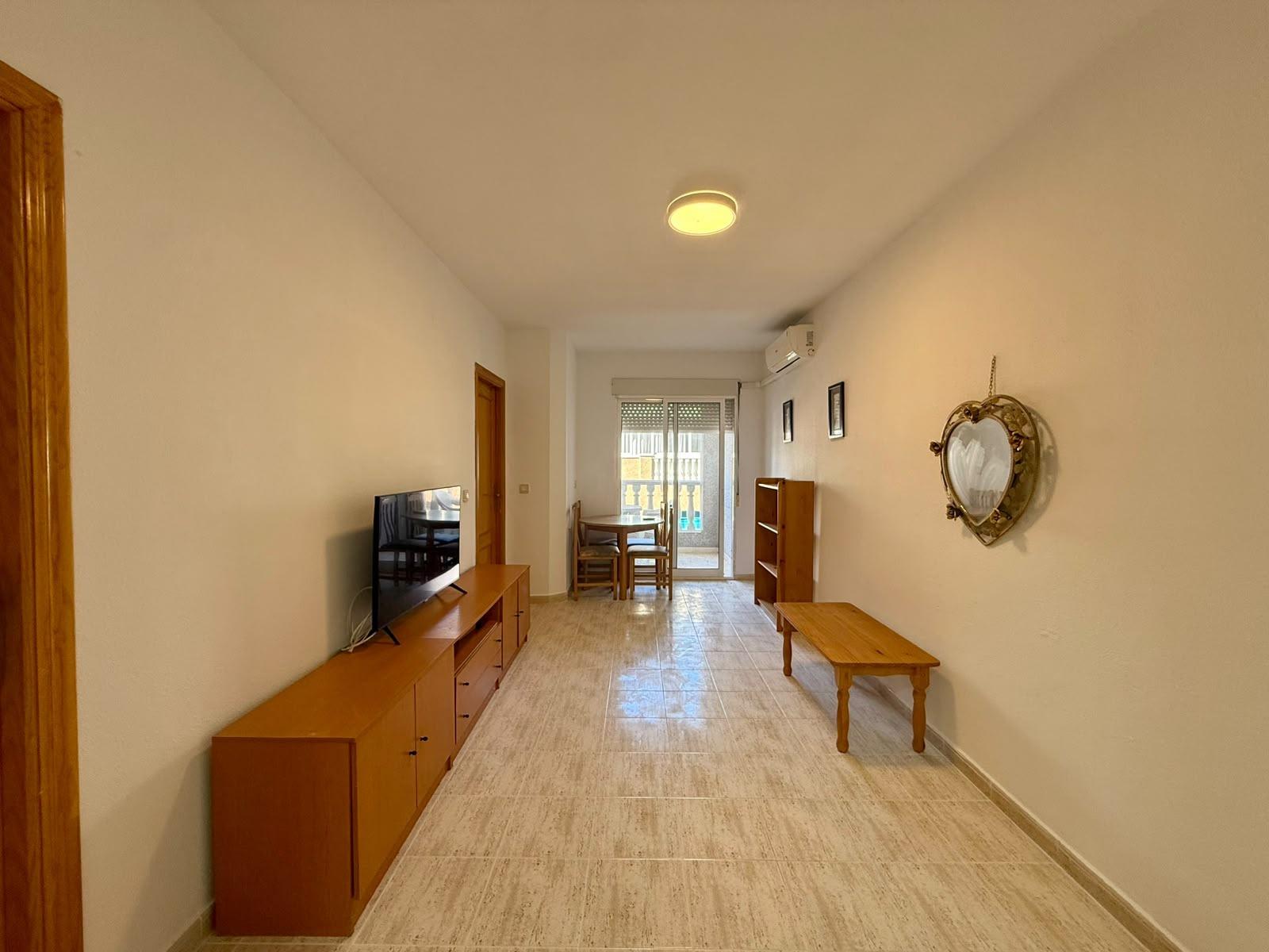 For sale - 2 Bedroom 1 Bathroom Apartment in Torrevieja - Playa De Los Locos  - Alicante