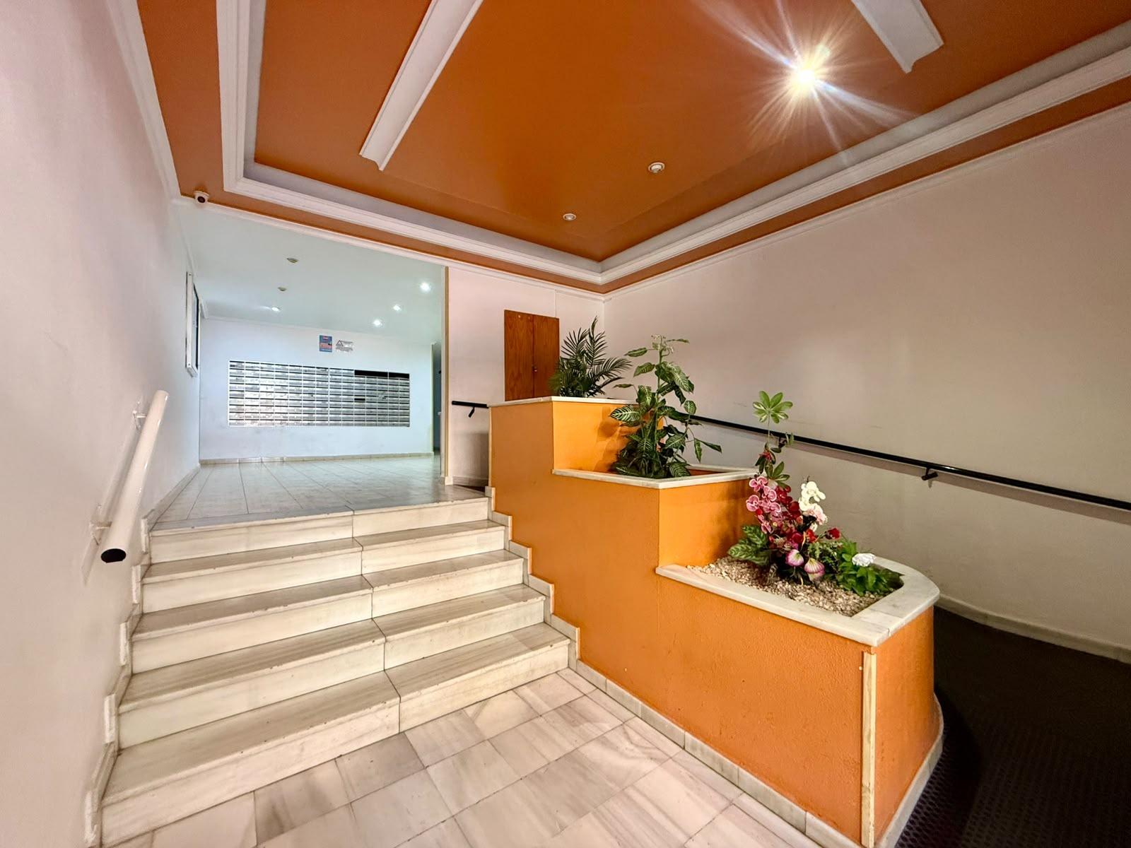 For sale - 2 Bedroom 1 Bathroom Apartment in Torrevieja - Playa De Los Locos  - Alicante
