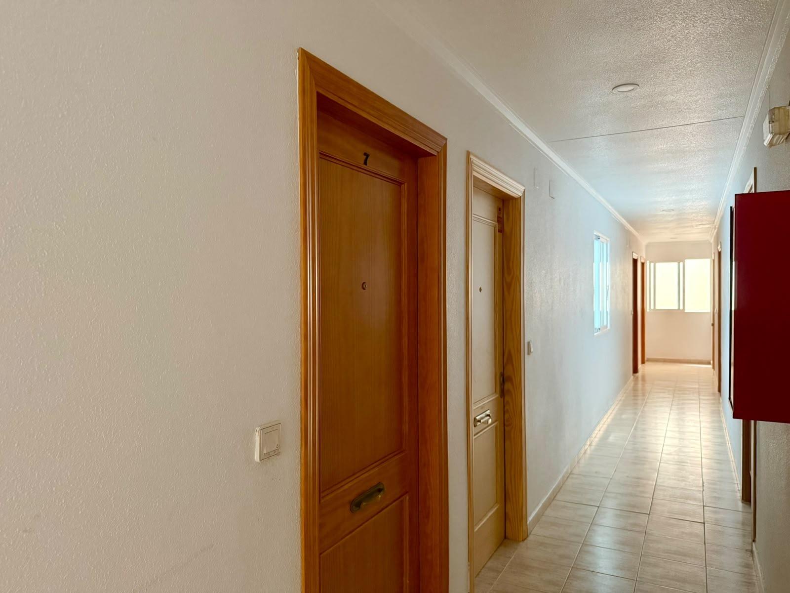 For sale - 2 Bedroom 1 Bathroom Apartment in Torrevieja - Playa De Los Locos  - Alicante