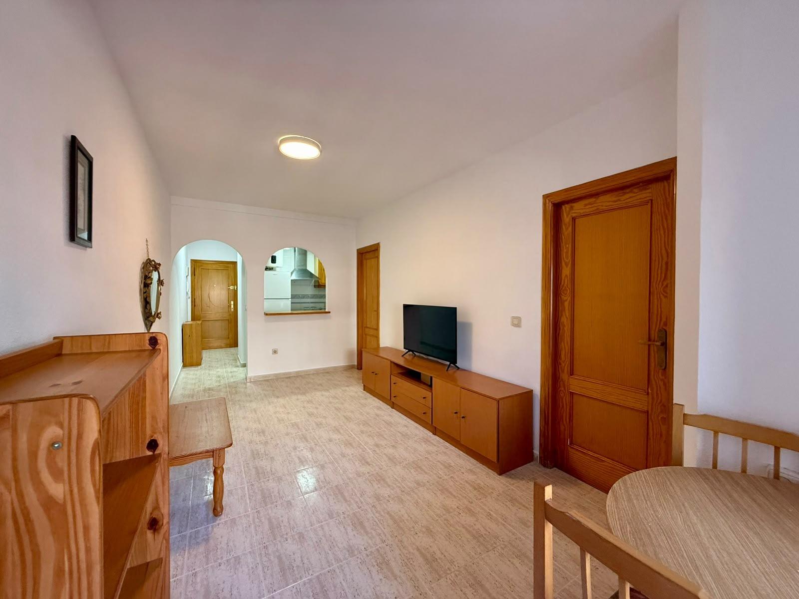 For sale - 2 Bedroom 1 Bathroom Apartment in Torrevieja - Playa De Los Locos  - Alicante