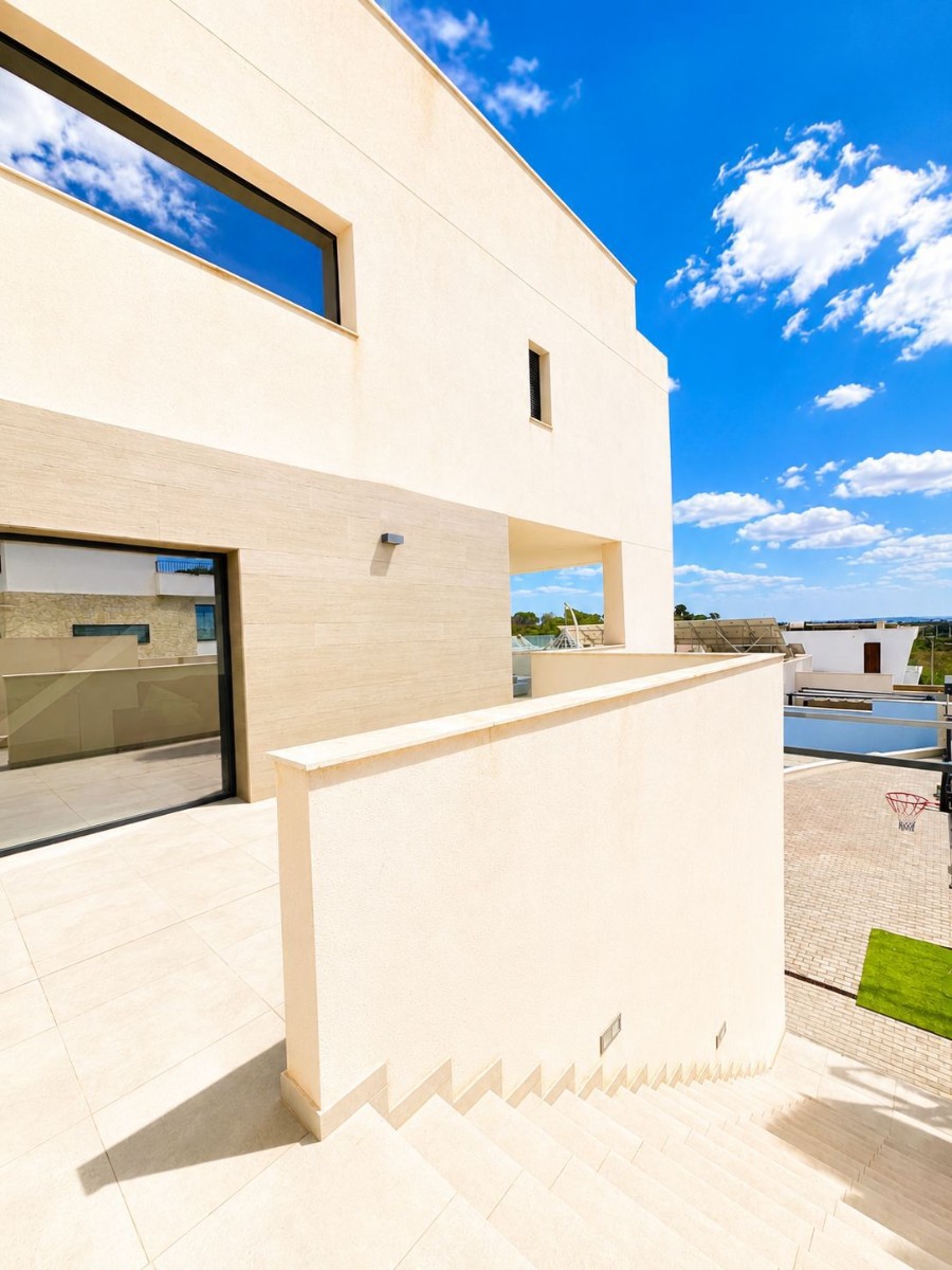 For sale - 4 Bedroom 4 Bathroom Villa in Benijofar - Costa Blanca  - Alicante