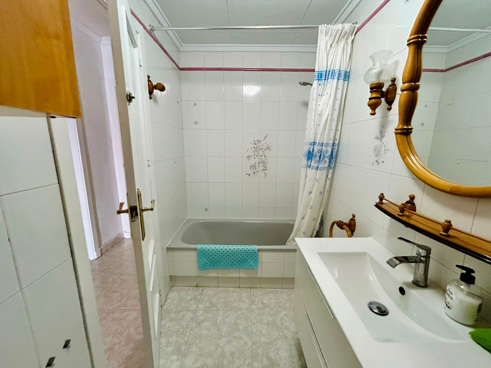 For sale - 3 Bedroom 2 Bathroom Apartment in Torrevieja - Costa Blanca  - Alicante