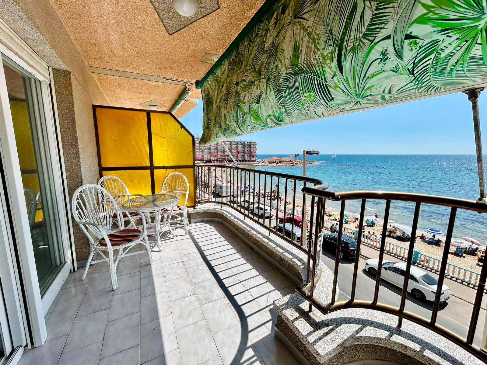 For sale - 3 Bedroom 2 Bathroom Apartment in Torrevieja - Costa Blanca  - Alicante