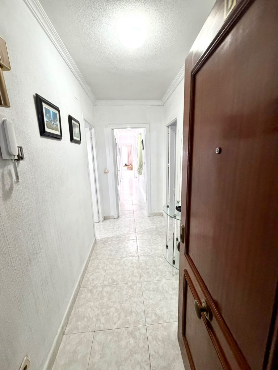 For sale - 3 Bedroom 2 Bathroom Apartment in Torrevieja - Costa Blanca  - Alicante
