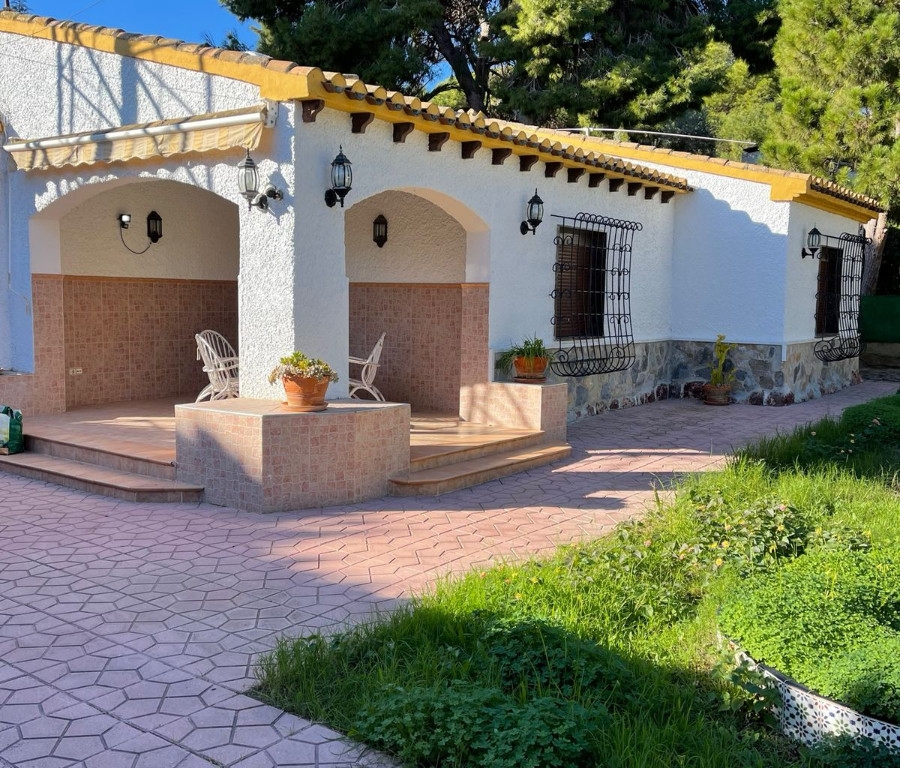 3 Bedroom 2 Bathroom Villa in Orihuela Costa