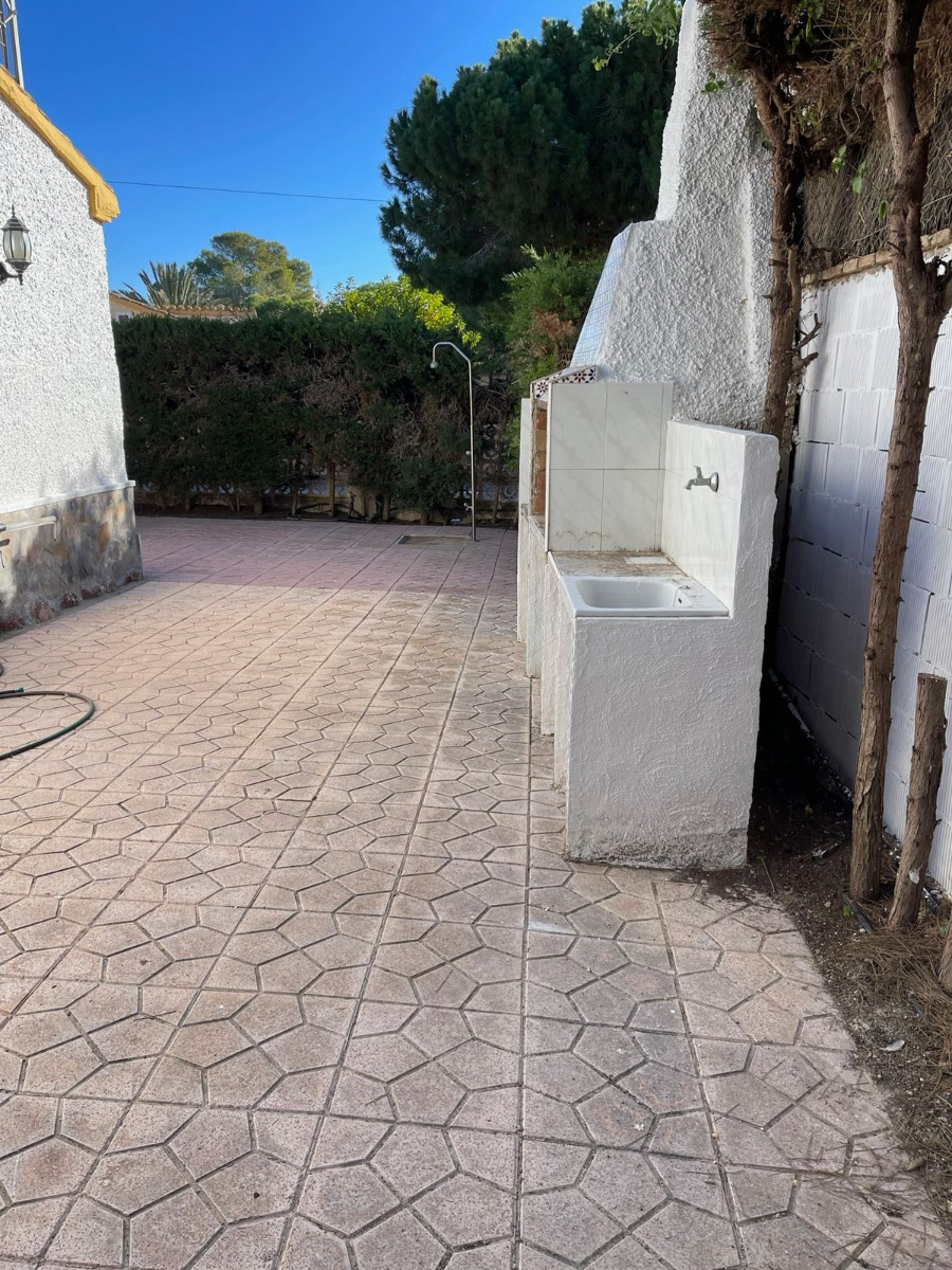 For sale - 3 Bedroom 2 Bathroom Villa in Orihuela Costa - Costa Blanca  - Alicante