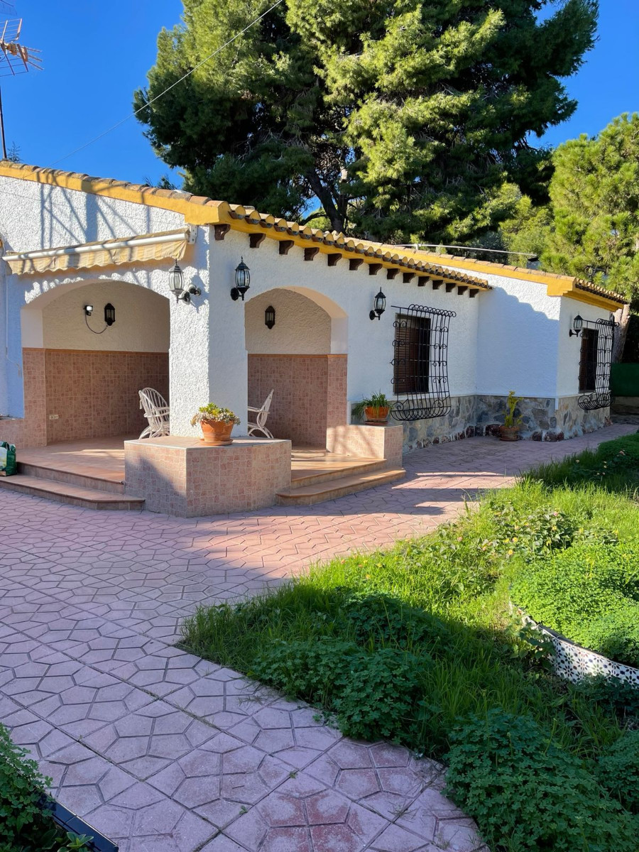 For sale - 3 Bedroom 2 Bathroom Villa in Orihuela Costa - Costa Blanca  - Alicante