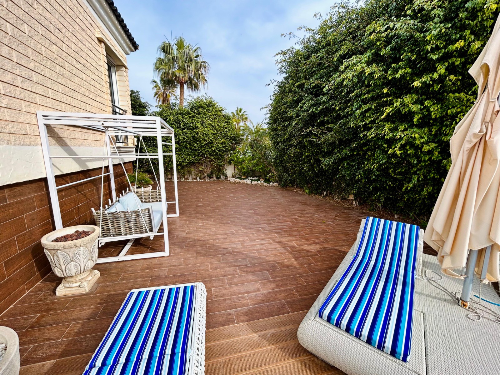 For sale - 5 Bedroom 4 Bathroom Villa in Torrevieja - Costa Blanca  - Alicante