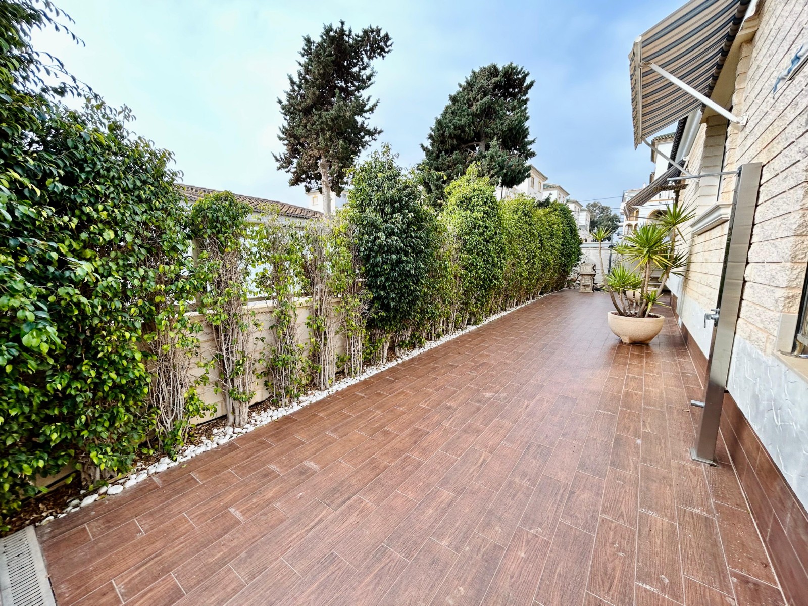 For sale - 5 Bedroom 4 Bathroom Villa in Torrevieja - Costa Blanca  - Alicante