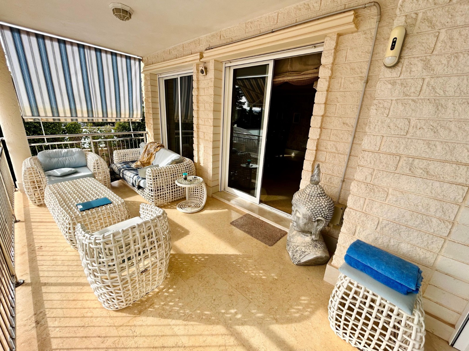 For sale - 5 Bedroom 4 Bathroom Villa in Torrevieja - Costa Blanca  - Alicante