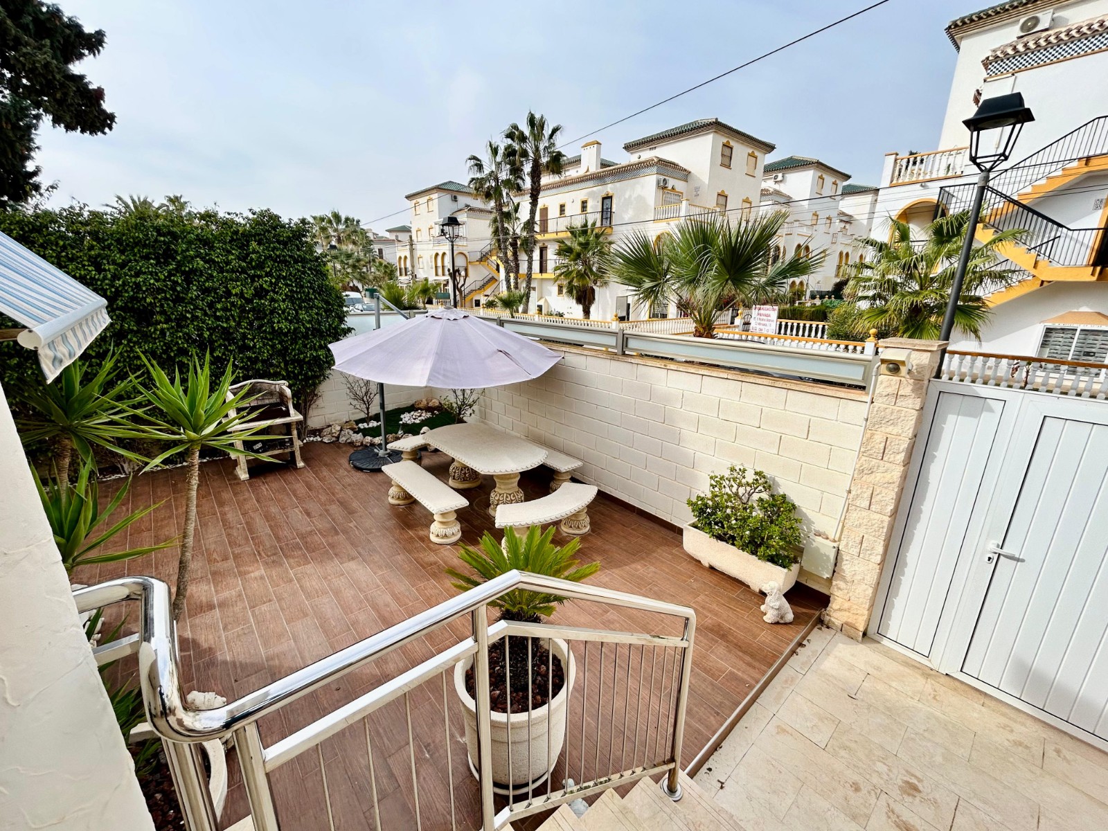 For sale - 5 Bedroom 4 Bathroom Villa in Torrevieja - Costa Blanca  - Alicante