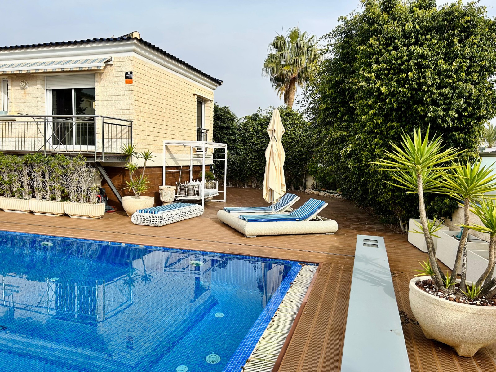 For sale - 5 Bedroom 4 Bathroom Villa in Torrevieja - Costa Blanca  - Alicante