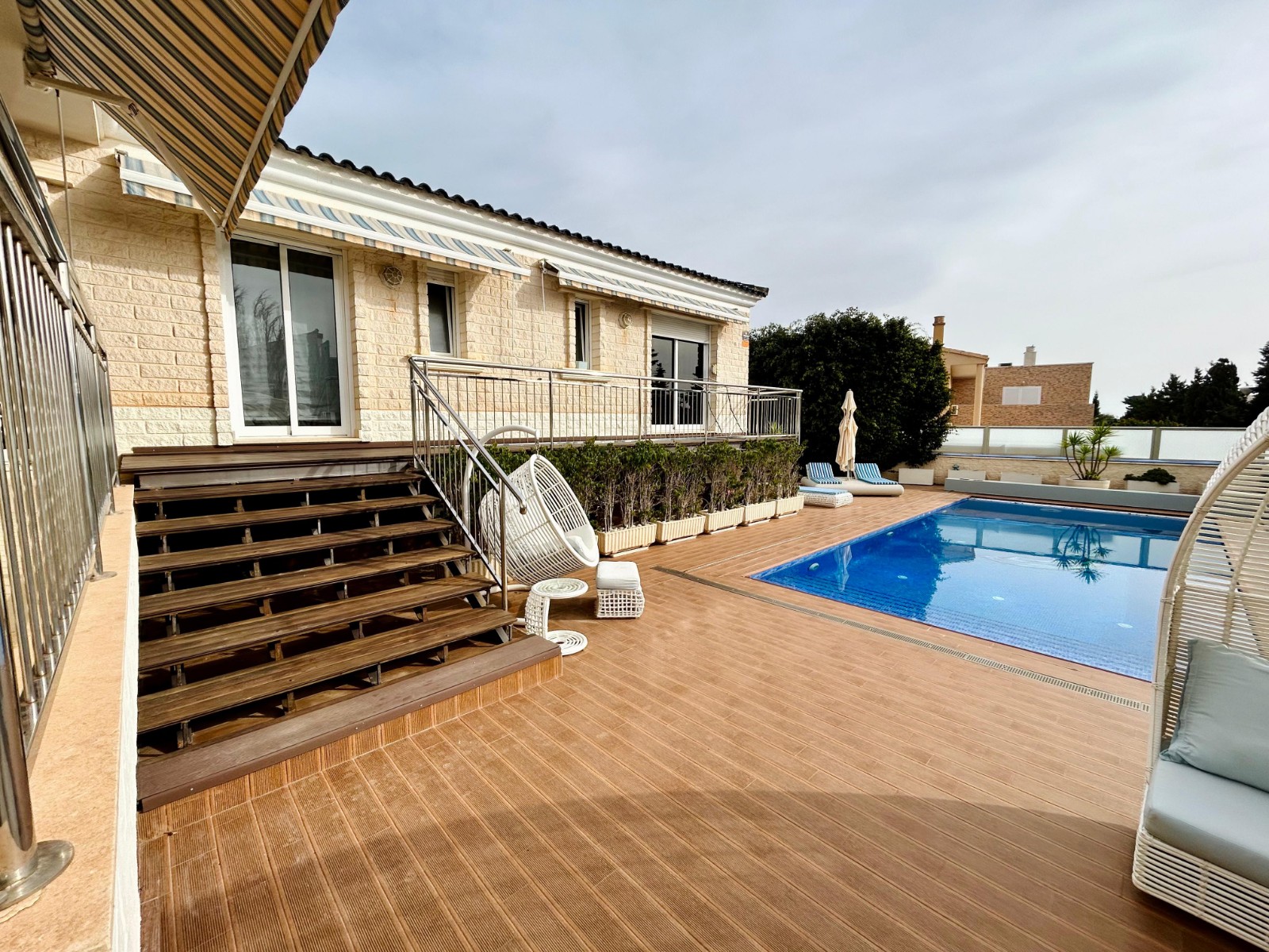 For sale - 5 Bedroom 4 Bathroom Villa in Torrevieja - Costa Blanca  - Alicante