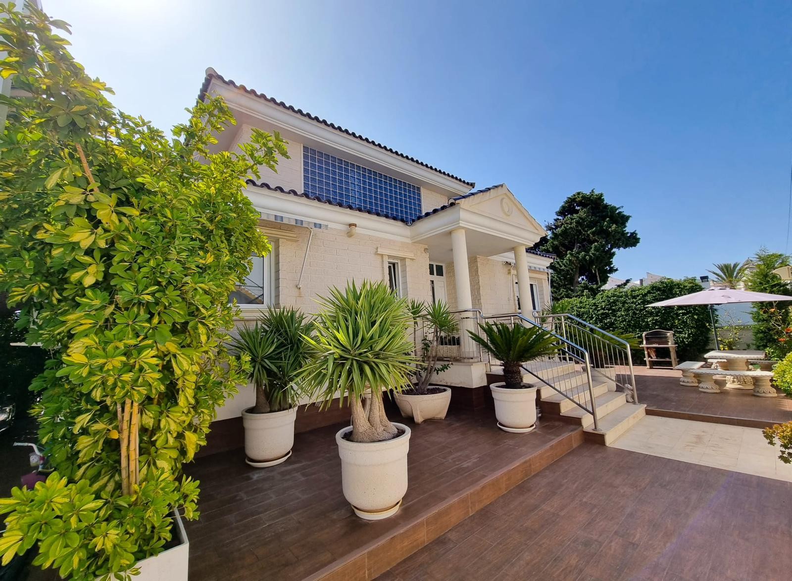For sale - 5 Bedroom 4 Bathroom Villa in Torrevieja - Costa Blanca  - Alicante