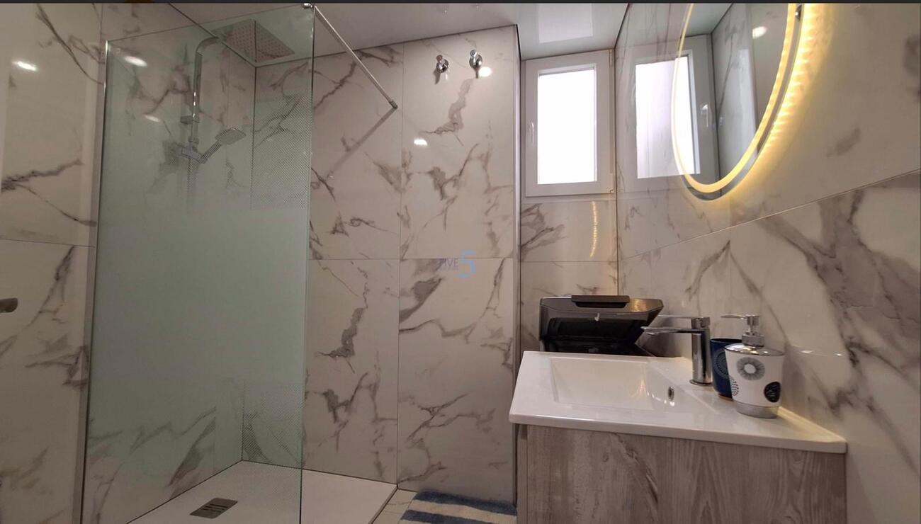 For sale - 3 Bedroom 2 Bathroom Apartment in Torrevieja - Playa Acecion  - Alicante