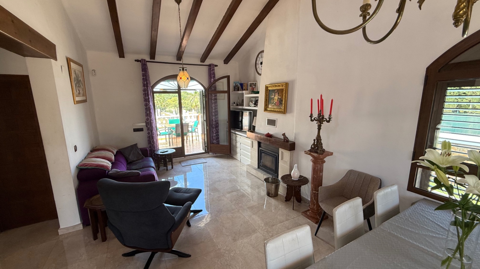 For sale - 4 Bedroom 2 Bathroom Villa in Orihuela - Inland  - Alicante