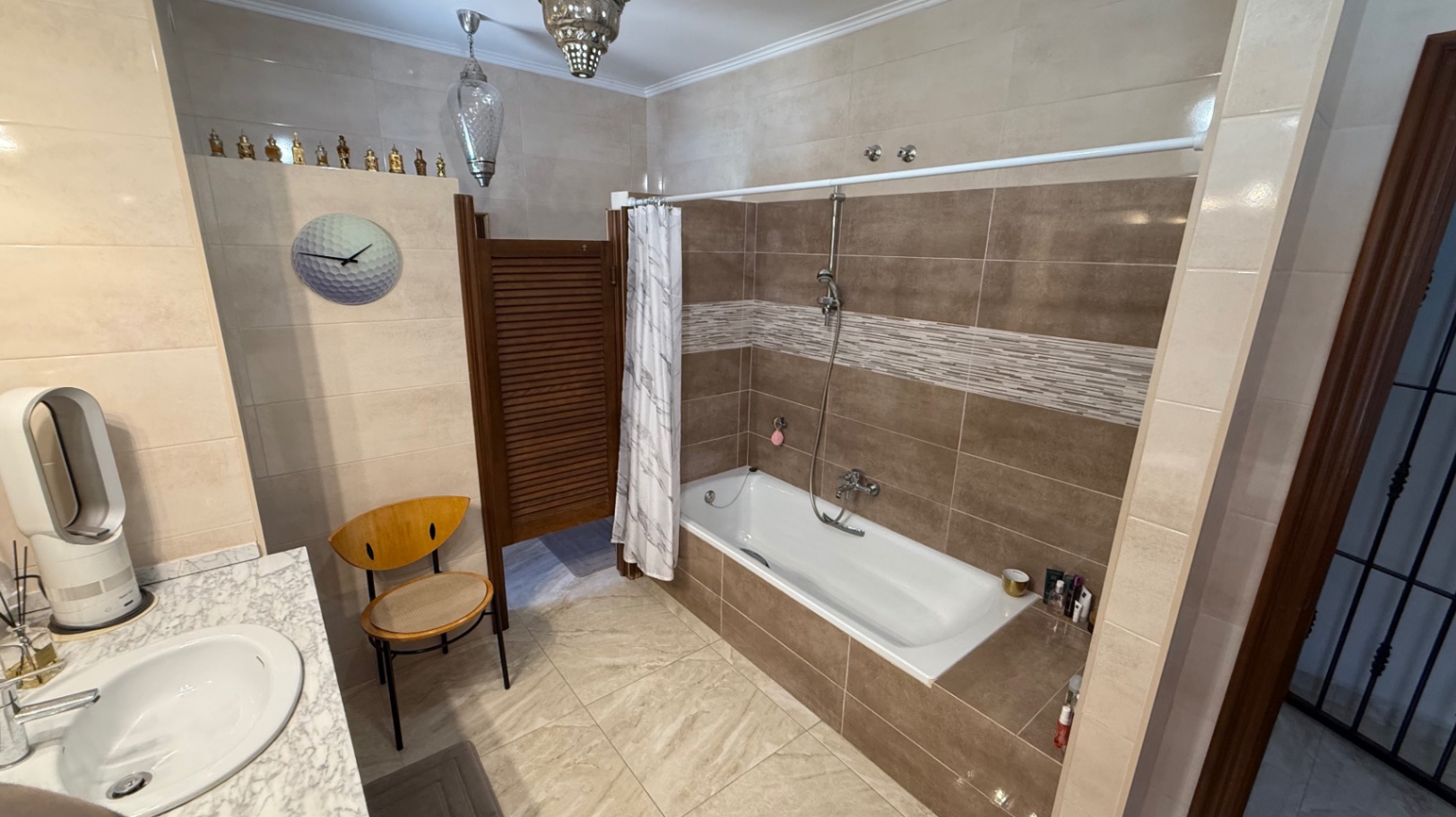 For sale - 4 Bedroom 2 Bathroom Villa in Orihuela - Inland  - Alicante